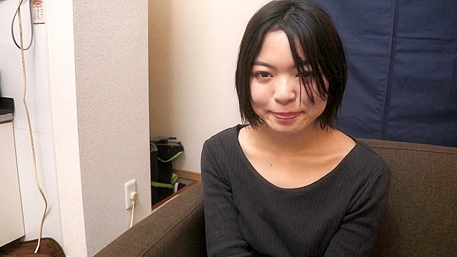 欅○46 平手友○奈似の川原真琴ちゃんに全裸でフェラチオ顔射編