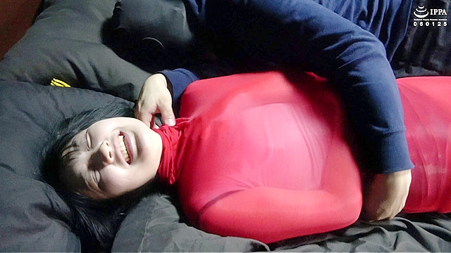 「片手片足拘束で無駄な抵抗を楽しまれた後、全身ストッキングで遊ばれる小動物系女子！」WAKA-051 天乃のあ（6）