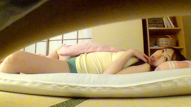 お姉ちゃんのオナニーを覗く！！