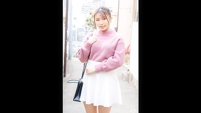 素人女子大生限定！狭いお風呂で密着混浴体験してもらえませんか！？火照る身体！おっぱいポ●●！ウブな女子は恥ずかし過ぎて赤面涙目！あちこち舐めてキレイにしたらそのまま生中出しSEXしちゃいました！伊南えりか