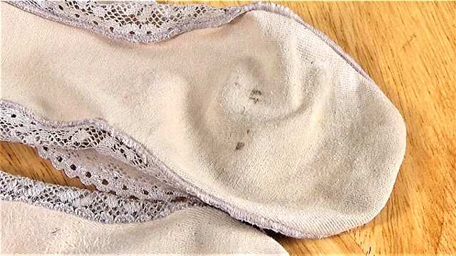 【足のにおい】足脂でつま先透明