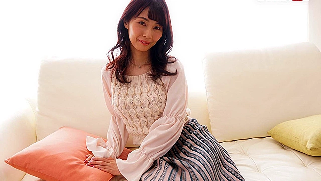 痙攣激イキで、アラフォーが生まれたての小鹿のように足がガクブル！！ 絶頂回数36回！イキ3本番！ うぶな熟女が膣内開発！！ 森美希 40歳