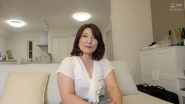美人セレブ妻はタワマンとSEXがお好き。美希さん、44歳。他1名