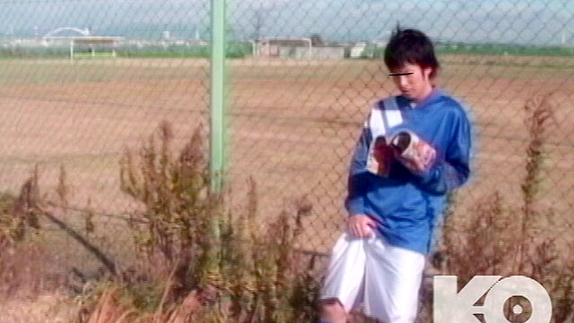 野外運動場で爽やかサッカー部員がオナニー発射！！