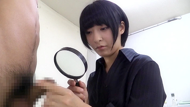 M男くんの超敏感ポイント「包茎チ○ポ」に興味津々で予想以上に大ハシャギする小悪魔な女の子たち
