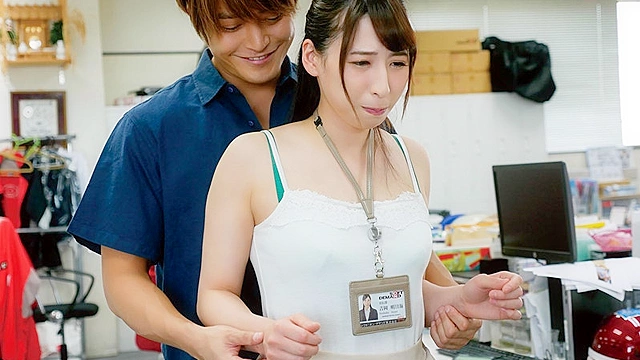 祝！決意のAV出演（デビュー）！SOD史上最も押しに弱い性格の女子社員 宣伝部中途入社1年目 吉岡明日海（よしおかあすみ）（26歳） 地味な雰囲気・少し天然・優しい人柄が良さだと思っていたのに…脱いでびっくり衝撃Fカップのエロボディを隠し持っていました