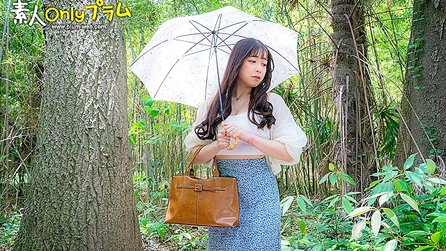素人わけあり熟女生中出し みお43歳 河川敷のエロ本のような四十路の熟女 お上品奥様の卑猥肉体…