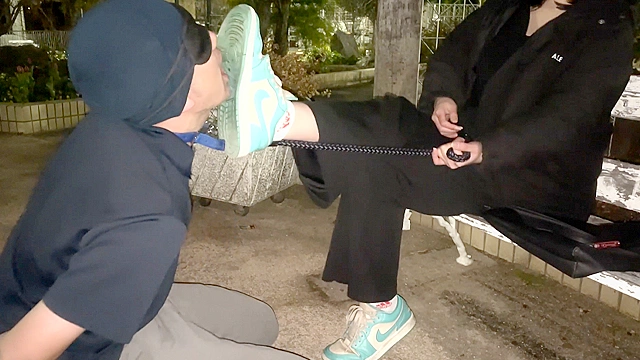 ドS女子大生ゆめ様＆ドS専門学生るか様のM男いじめ