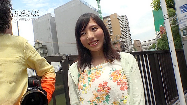 「チクビ凄い気持ちいぃ…」敏感過ぎる美人妻と… おじさんぽ12 AVよりエロいエッチ見たくない？はち切れそうな巨乳を持つ若妻と下町探索お散歩デート。おじさんに足を絡めて中出しさせる奥さんの感じ方がヤバい！ しほさん（24）
