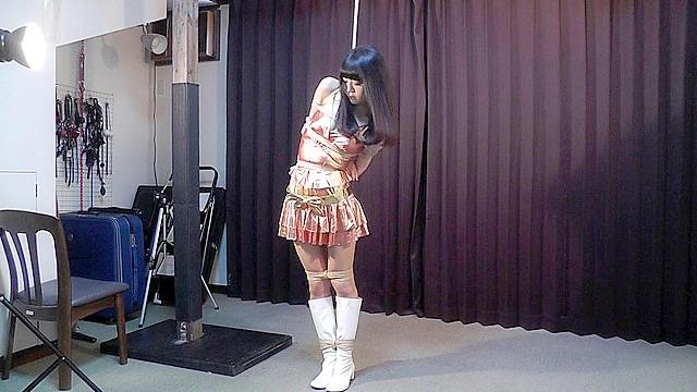 東京緊○ 白いブーツの隷嬢 菜乃