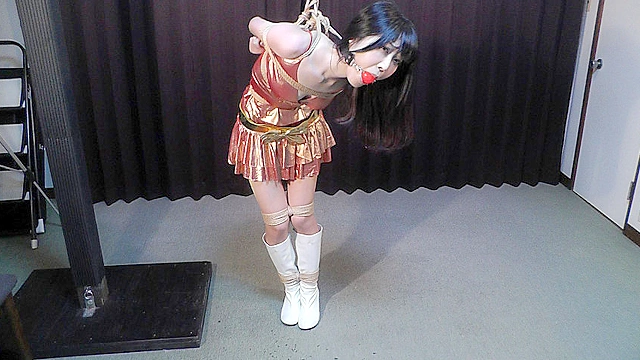 東京緊○ 白いブーツの隷嬢 菜乃
