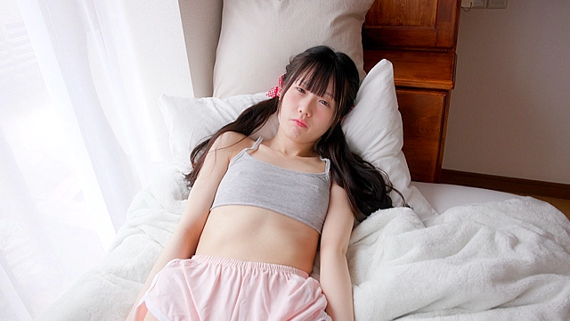 グラビアアイドルの足裏をひたすらマッサージ