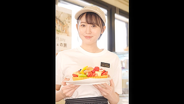 「お待たせしましたお客様、スマイルカフェです」接客中は何をされても常に笑顔の、顧客満足度最高水準のカフェ店員に密着 ゆら（22）