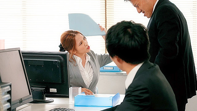 形勢大逆転！憂さ晴らしにデリヘル呼んだらムカつく女上司だった。 友田彩也香