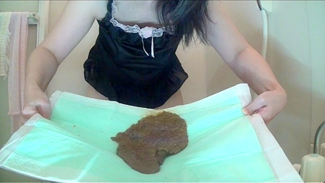 熟女の巨大便！41歳OLの臭い立つお色気脱糞