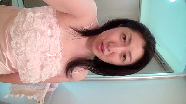 熟女の巨大便！41歳OLの臭い立つお色気脱糞
