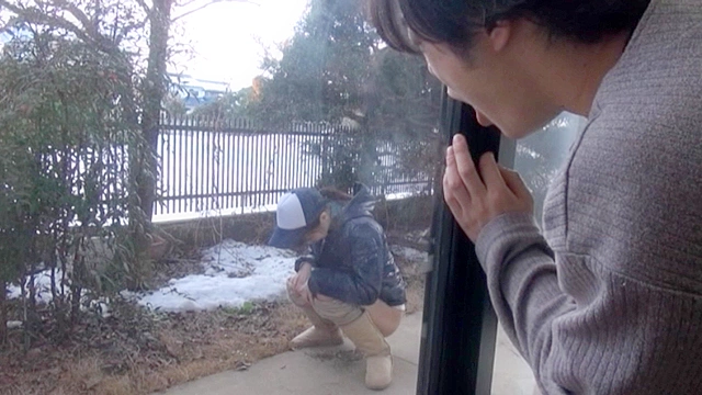 仕事中だっていうのにエッチな事ばかり考えてパンティを濡らしながら働くおばさん