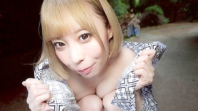 ハラハラ、ドキドキ！！限界ギリギリ変態露出デート 川菜美鈴