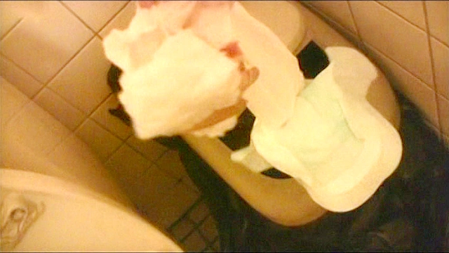 コンビニのトイレで集めたナプキン
