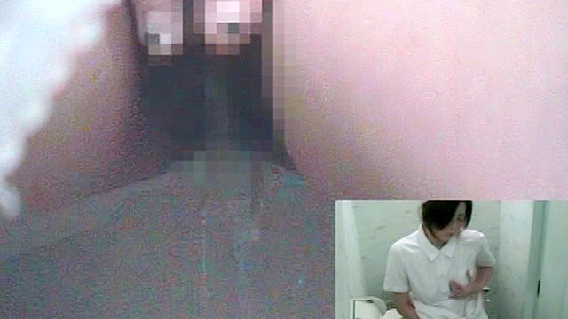 都内大学病棟で入院患者が仕掛けた熟女看護婦の変態トイレオナニー○撮1