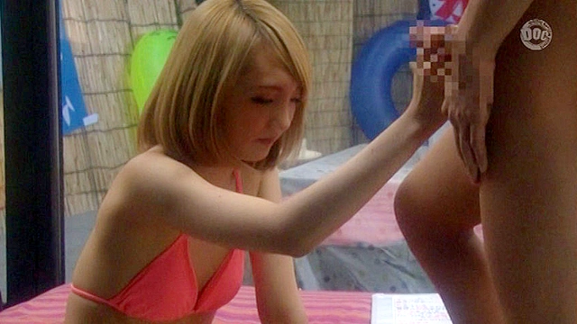 マジックミラーの向こうには愛する旦那！夏好き水着ギャル妻＆旦那の親友が2人きりでこっそりHなゲームにチャレンジ！ビショ濡れギャル妻マ○コ＆ギン勃ちチ○ポの素股にうっとり発情、イキまくり…！？お金のためならそこまでやる！？SEXできたら即賞金！！～in 三浦海岸～