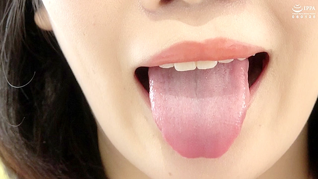 【口腔】人気モデル 角名つむぎチャンの超激レアな歯・口内・のどちんこ・唾観察