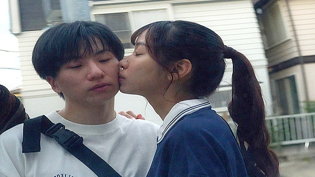 初めてできた彼女の巨乳に高鳴った性欲は朝を迎えても収まるはずはなく… 西園寺うた