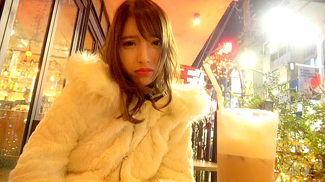 ワイのセフレ おバカギャルひまり（美容師見習い） 刺青クソビッチを公衆便所や車で仲間呼んでヤリたい放題w