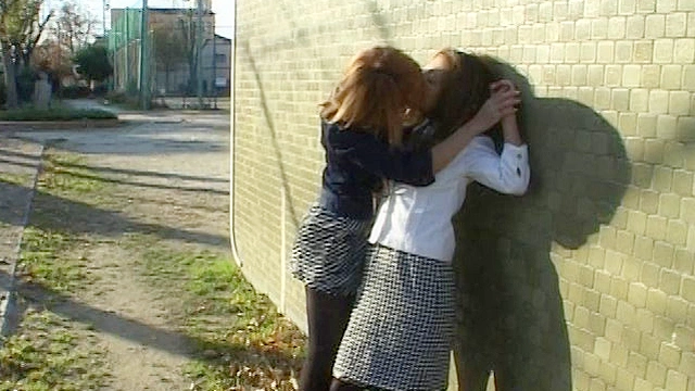 Lesbian KISS exposure