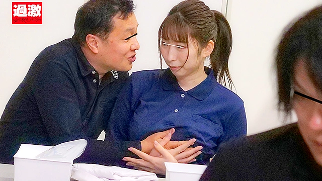 倉庫勤務中でも拒めずやらせてくれる地味巨乳パート妻は騎乗位になると物凄いこねくり腰で中出しをせまるエロ狂いに豹変2 ムッチリIカップ妻