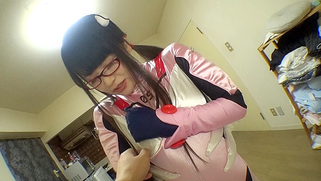 ババコス！（BBA）部下の嫁さん（大学生になる息子の母親）に真希●・マリ・イラストリ●ス ママ的コスプレさせてみた【中田氏】