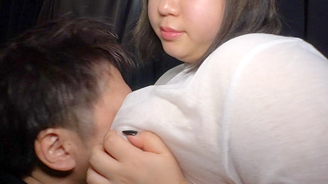 Jcupロケット巨乳 男潰し 甘音メロ