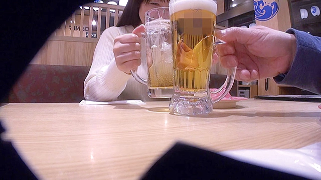 自分の部屋に泊まることになった妻の女友達「人妻小百合さん（仮名）36歳」に当然のように手を出してしまうワタシ04