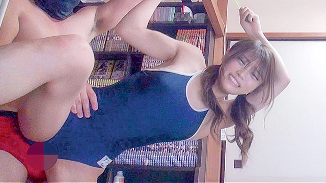 濡れてテカってピッタリ密着 神スク水 七瀬ひな 可愛い女子のスクール水着姿をじっとりと堪能！着替え○撮から始まり貧乳から巨乳にパイパン、ハミ毛、ジョリワキ等のフェチ接写やローションソーププレイやスク水ぶっかけに生中出し等を完全着衣で楽しむAV