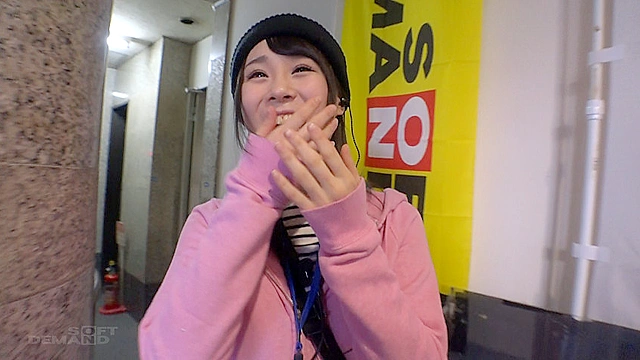 SOD女子社員 清楚なのになぜか漂うエロい噂×【真正中出しぜつりんバスツアー】ロケにて真相解明×一流女優さんと一緒になってぜつりん大乱交！！＝お披露目決定！ 制作部 入社1年目 AD柳瀬久留美 実はスケベで“グッときた女子社員”のみをお届け File：3