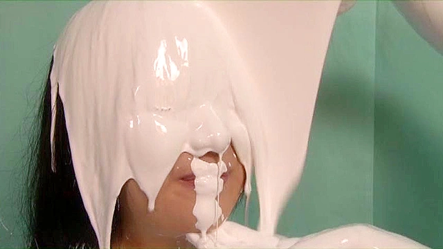 White Painting002