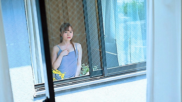 「女の子のおマ○コに挿れてみる？」向かいの部屋に住んでいるLGBTの童貞くんを誘惑する欲求不満タダマン妻