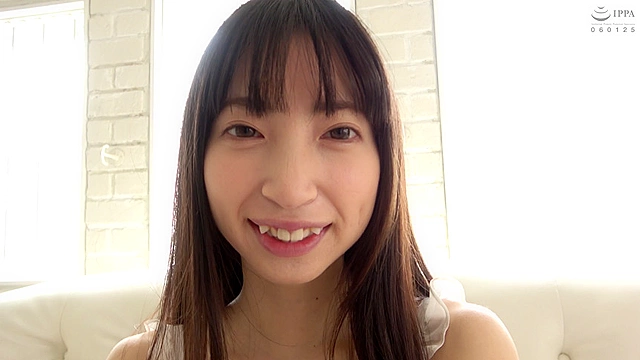 大人気女優 冬愛ことねチャンの超貴重な舌ベロ・歯・口内観察・舌ベロねじねじ★