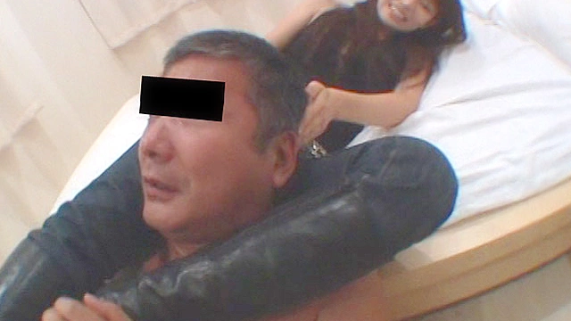 ブーツで急所踏み潰し小悪魔のように笑う女3