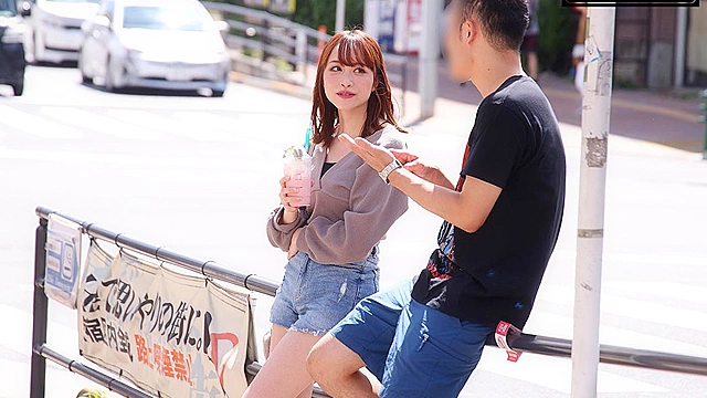 街角ナンパギャル検証企画！デリバリー配達員を誘惑して玄関先でSEXできるか！？
