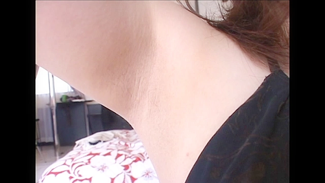 女性の腋に萌える