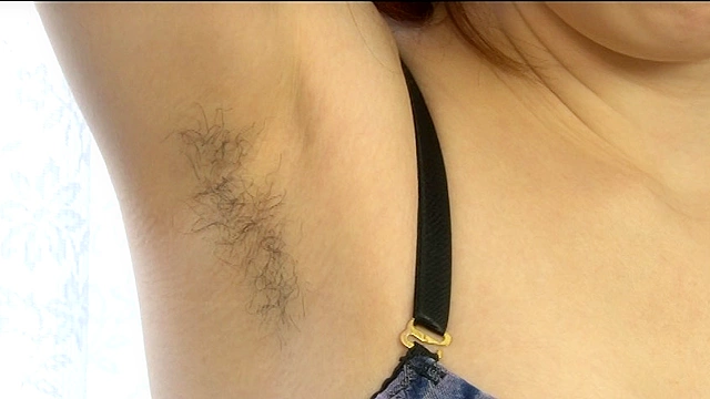 女性の腋に萌える