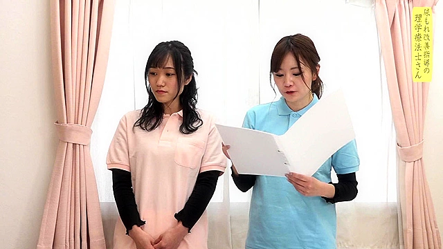 尿もれ改善トレーニング中に美人理学療法士がおっぱいを押しつけてくるので勃起が止まらない豪華版（2）