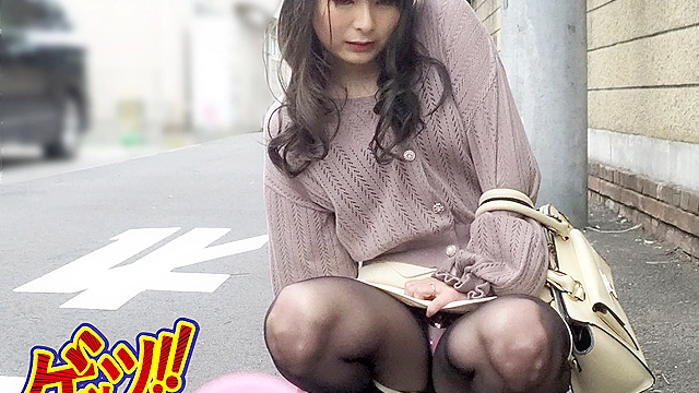 Hとお小遣いに興味のある人妻さん大集合 リモバイを着けたままお散歩してお小遣い稼ぎする過激ミッションに挑戦したら…