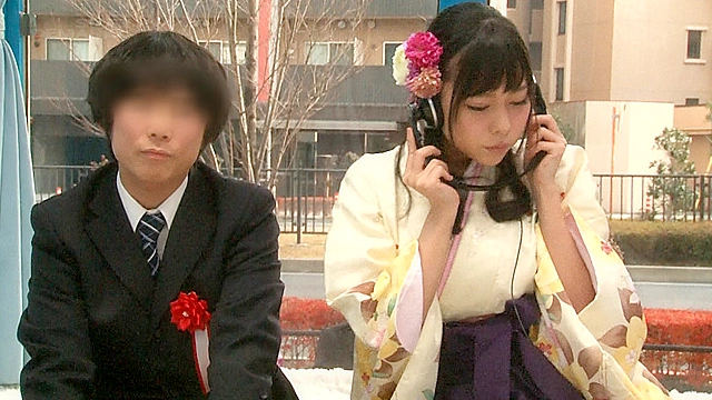 マジックミラー号 大学卒業式を終えたばかりの友達同士の男女が初乗車！Hなゲームでお互いのオナニーを見せ合ったら火が付いて“思い出SEX”までしてしまうのか！？3
