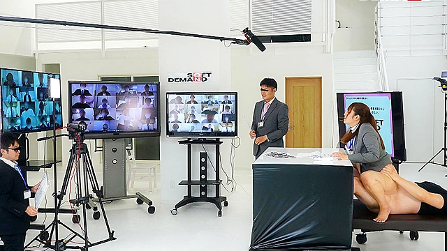 【 ※3 密対策リモート開催編 】SOD女子社員 絶頂！イキまくり会社説明会 2020 画面越しの就活生100名以上に向けたプレゼンをお漏らしせずに生放送出来るか？！ SODの将来を担う幹部候補生3名がイカされまくりで135絶頂