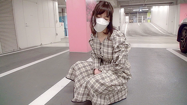 ナンパコNo.27 夫婦共にIT系で働く清楚系な人妻は夜の営みが少ないと愚痴りながら2回中出しされた！