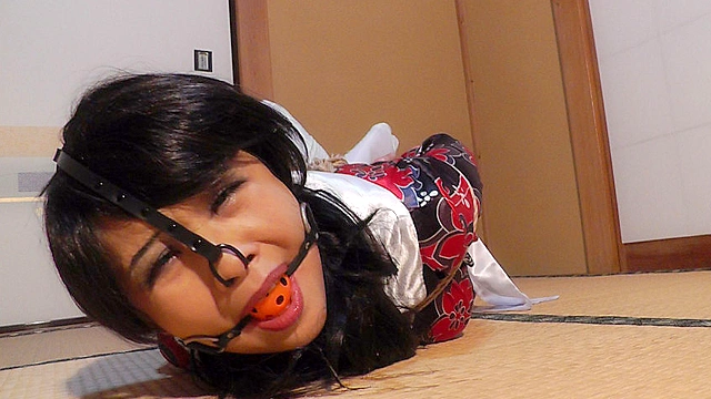 熟女緊○ 和装の隷嬢 紗耶