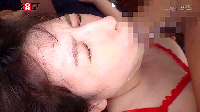 セックス直後のイキまくり女優に発射から約5秒以内に咥えさせるお掃除フェラSP