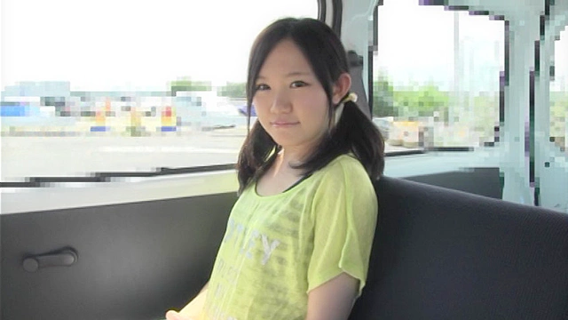 パイパン従順な保育士の卵 清純現役学生デビュー 貧乳美少女19才 白石ゆいかAVデビューでいきなり野外露出ファック中出し羞恥2